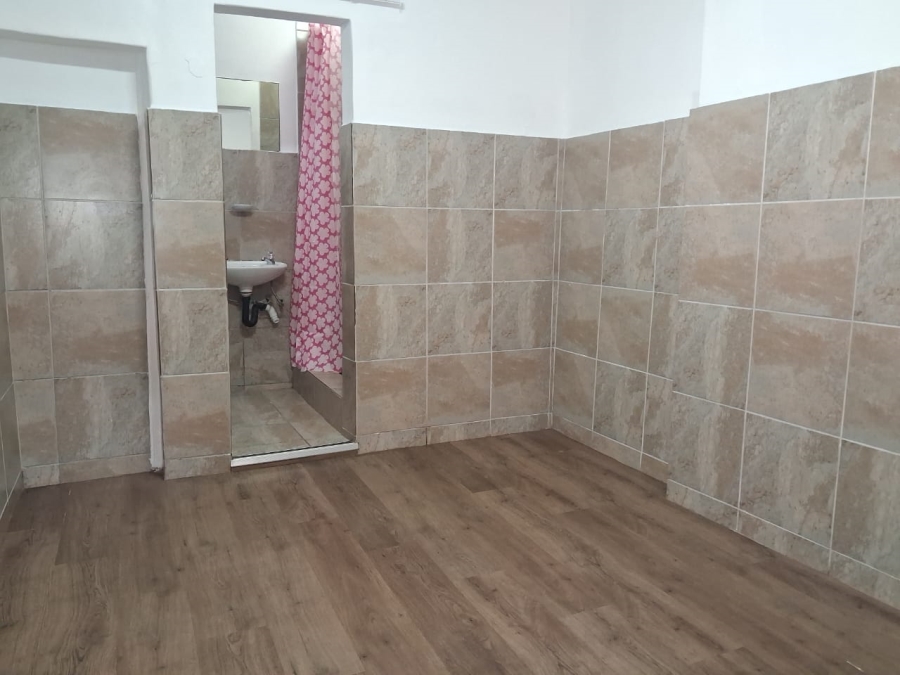 1 Bedroom Property for Sale in Quigney Eastern Cape
